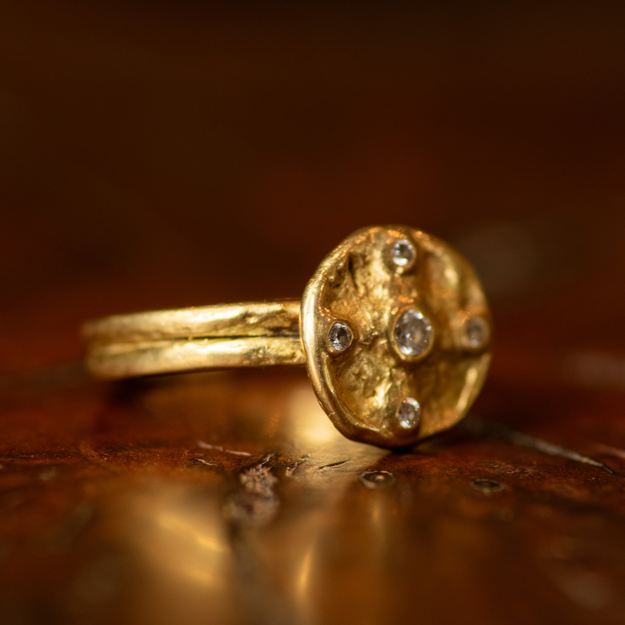 Equilateral Cross Ring