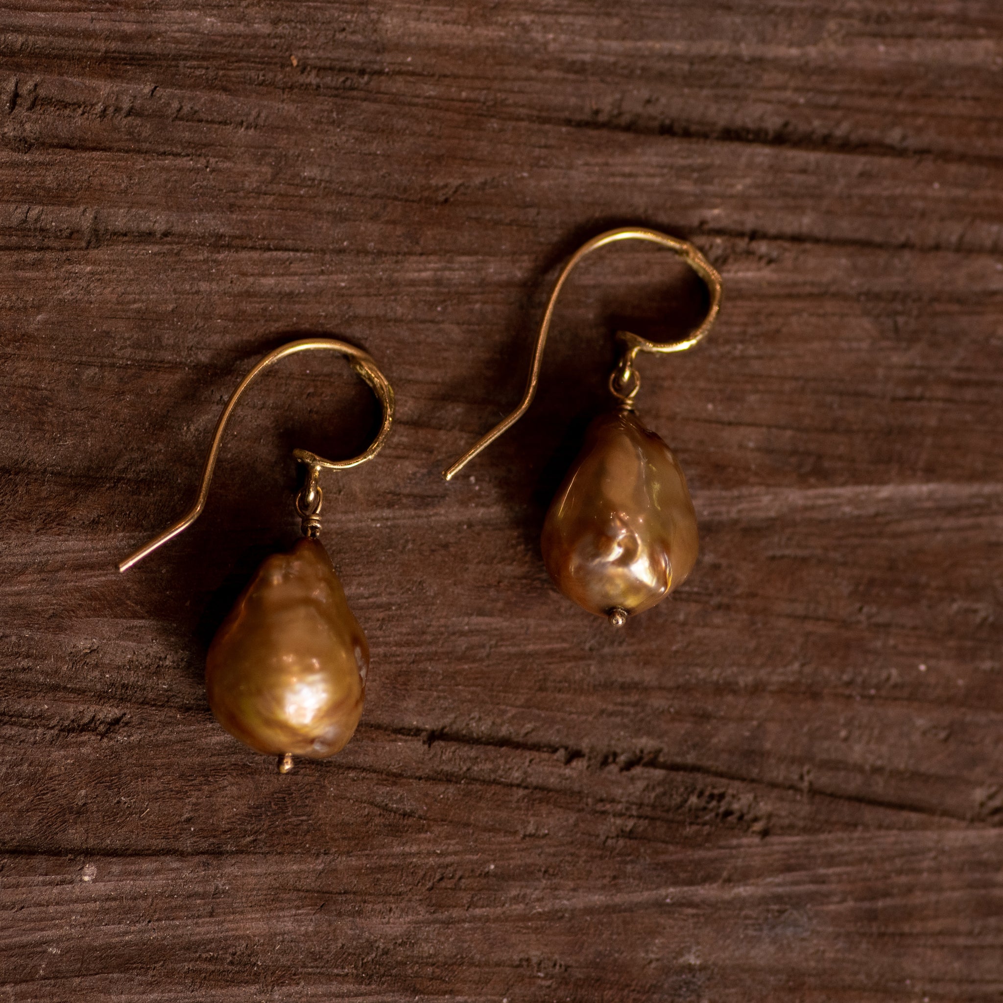 18k Gold Baroque Pearl Earrings